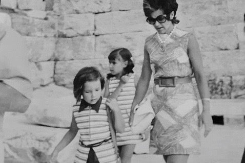 black and white photo of a mother and daughter in Greece